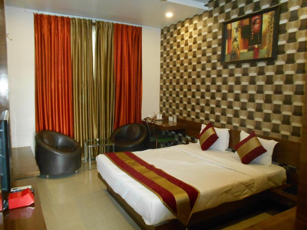 Hotel Shri Khedapati International Dewas Exteriör bild