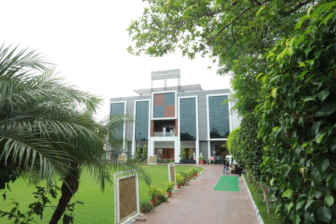Hotel Shri Khedapati International Dewas Exteriör bild