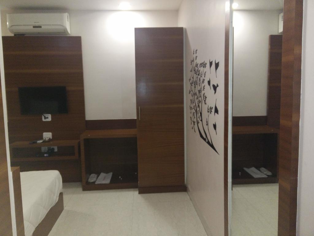Hotel Shri Khedapati International Dewas Exteriör bild