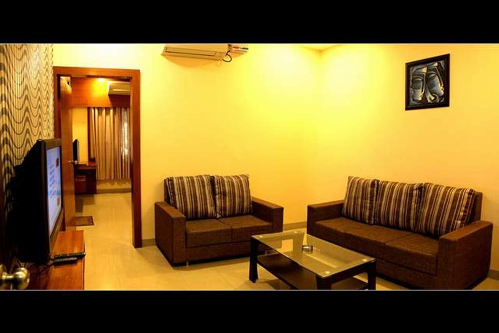 Hotel Shri Khedapati International Dewas Exteriör bild