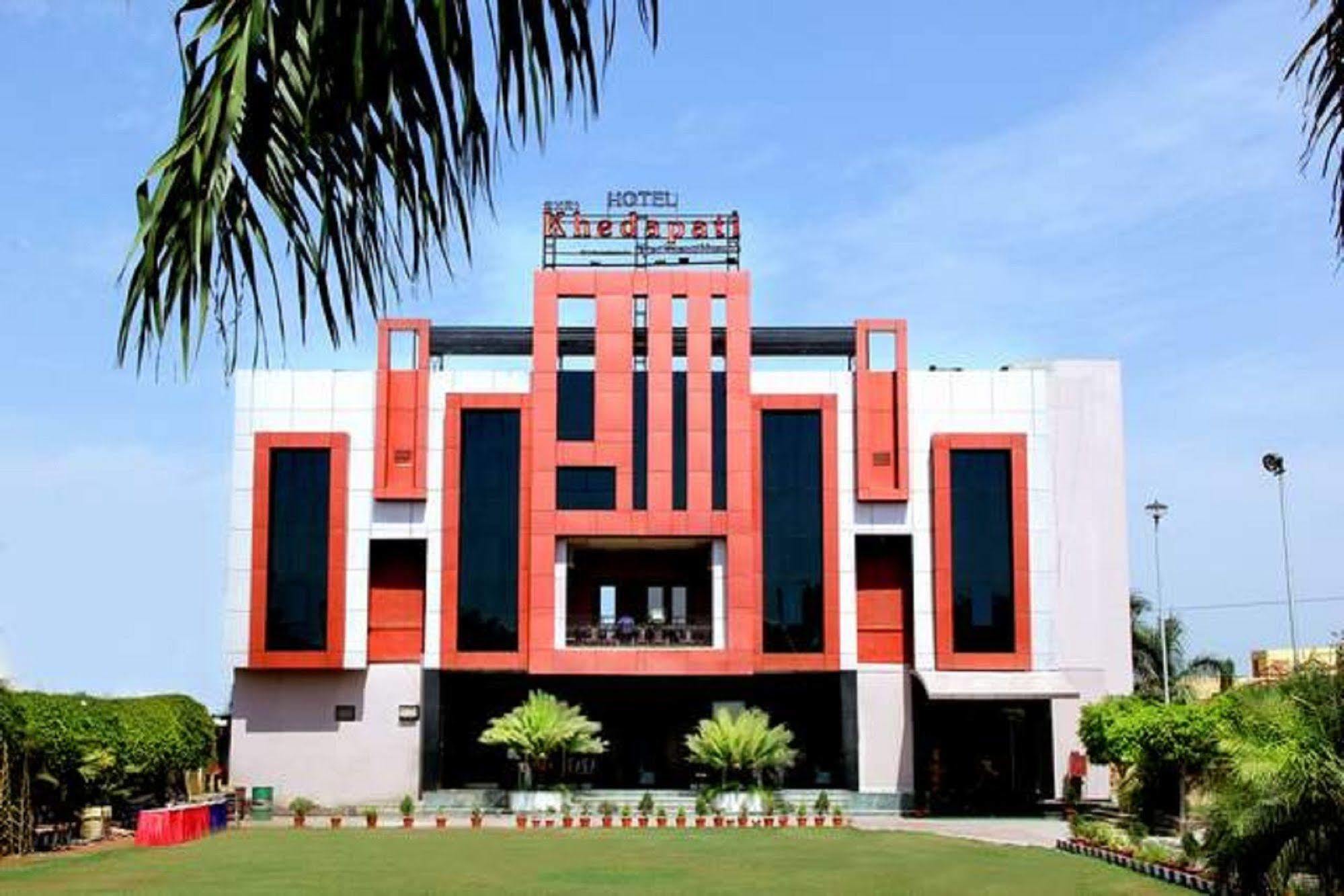 Hotel Shri Khedapati International Dewas Exteriör bild