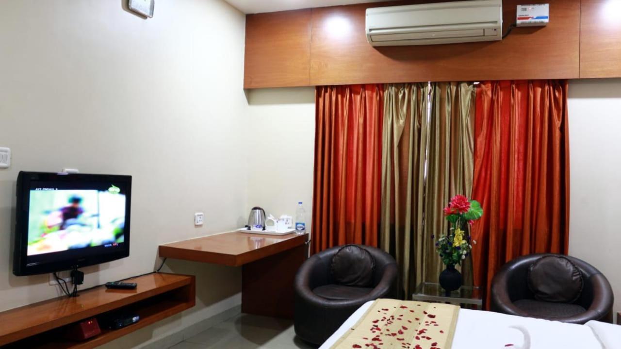 Hotel Shri Khedapati International Dewas Exteriör bild