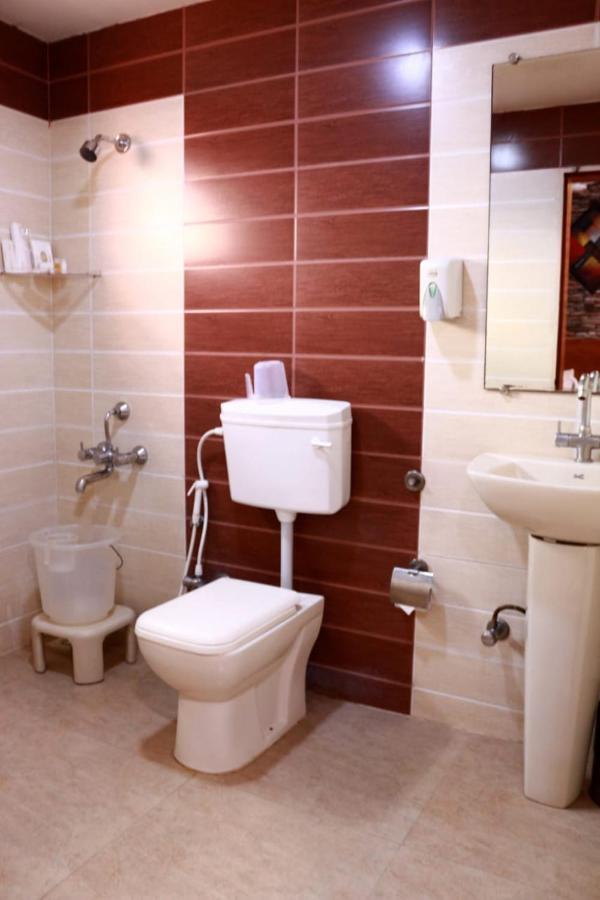 Hotel Shri Khedapati International Dewas Exteriör bild