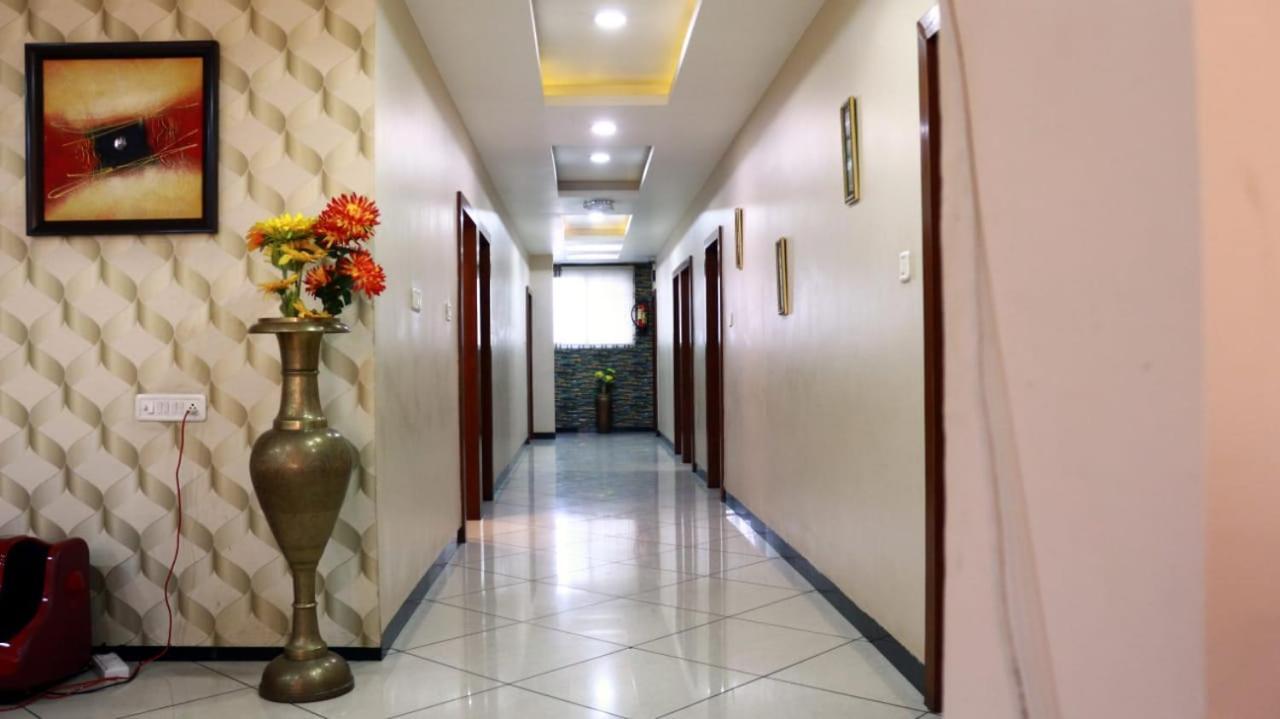 Hotel Shri Khedapati International Dewas Exteriör bild